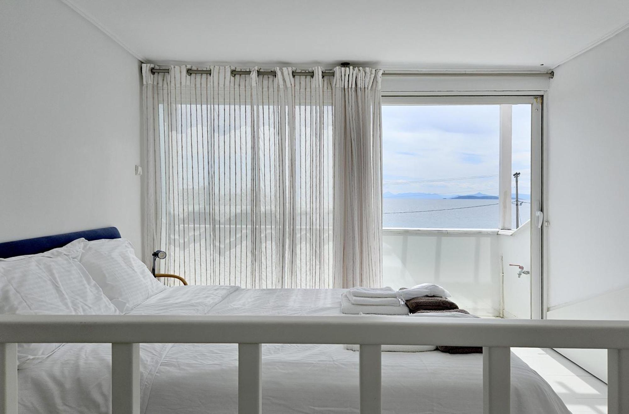 Lagonisi Beach House Kalívia Thorikú Kültér fotó